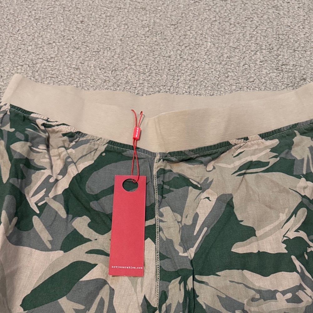 Camouflage Ankle-Length Pants - Picture 3 of 5